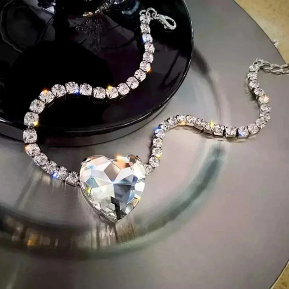 Jewelry - Gorgeous Big Heart Pendant Crystal Rhinestone Choker